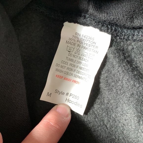 The factory black hoodie - Picture 4 of 5